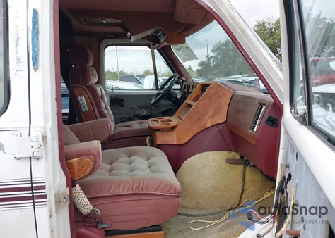 1990 GMC Rally Wagon / Van G2500 z USA, uszkodzony, nr VIN 1GDEG25K2L7502829